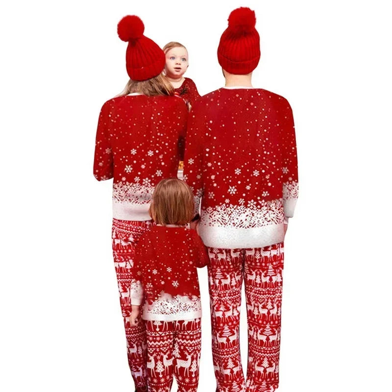 Julefamiliematchende pyjamas